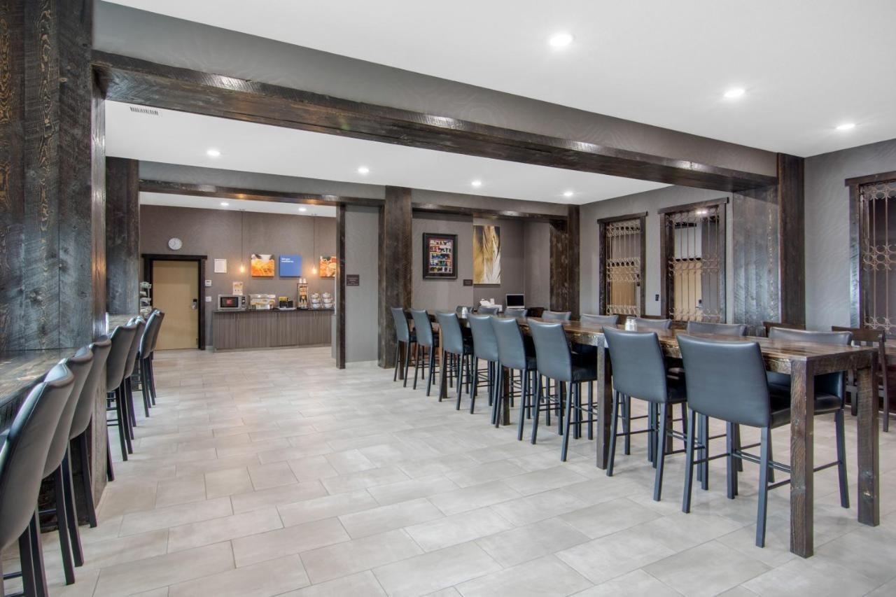 Comfort Inn & Suites North Battleford Ngoại thất bức ảnh